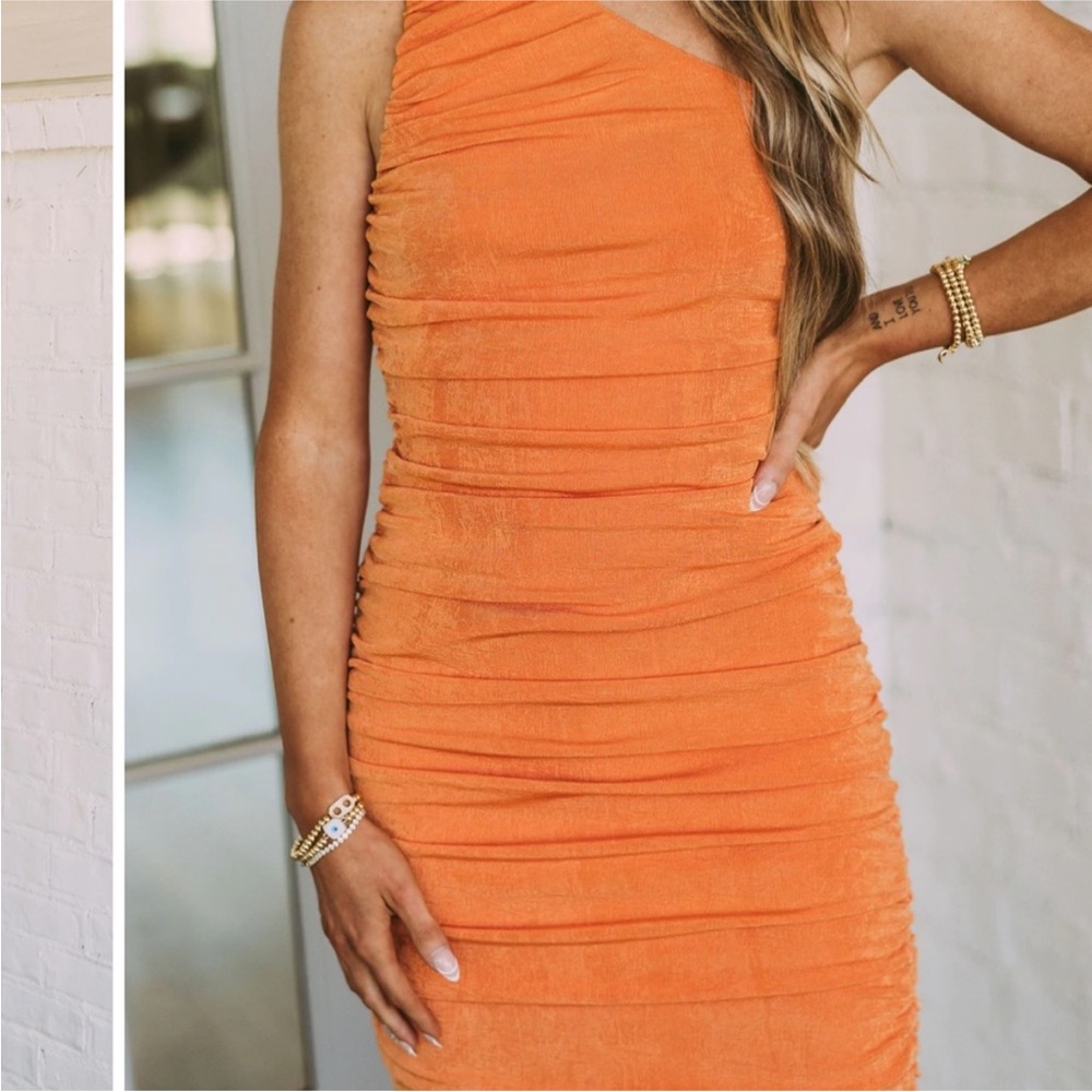Elegant Orange One-Shoulder Dress